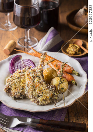 ラムチョップの香草パン粉焼き 128927382