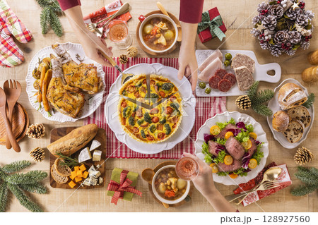 いつもの食卓 クリスマス 128927560