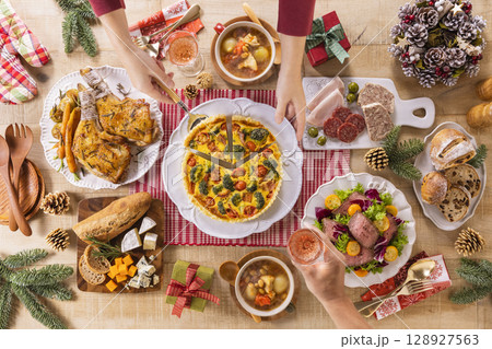 いつもの食卓 クリスマス 128927563