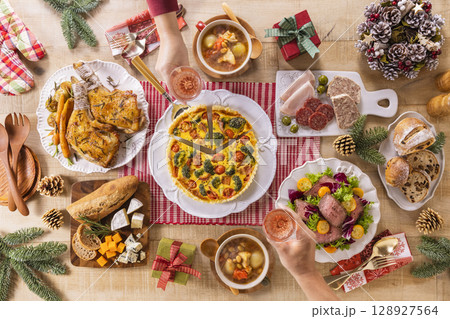 いつもの食卓 クリスマス 128927564