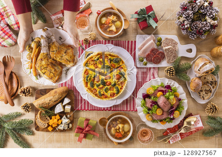 いつもの食卓 クリスマス 128927567
