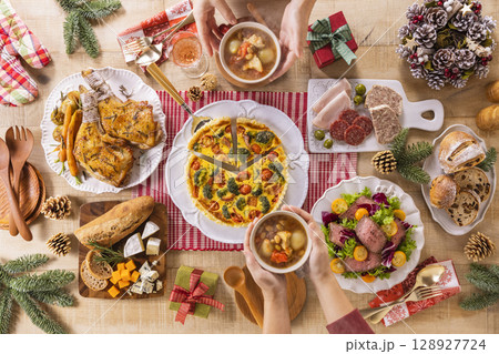 いつもの食卓 クリスマス 128927724