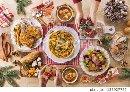 いつもの食卓 クリスマス 128927725