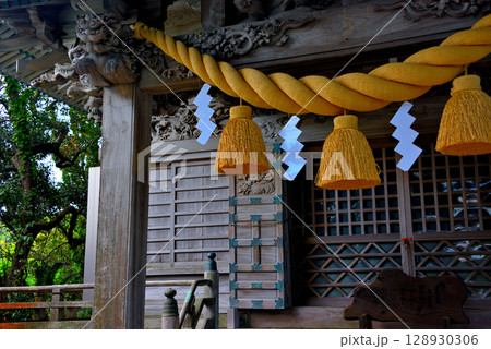 中部地方・伊豆半島・大瀬崎・淡水の神池で有名な大瀬神社・静岡県沼津市西浦(1) 128930306