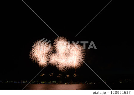 夏の夜空に咲く花火　＜桑名水郷花火大会2025＞ 128931637