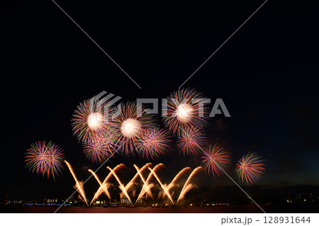 夏の夜空に咲く花火　＜桑名水郷花火大会2025＞ 128931644