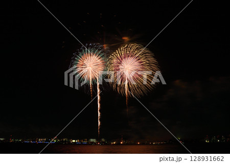 夏の夜空に咲く花火　＜桑名水郷花火大会2025＞ 128931662