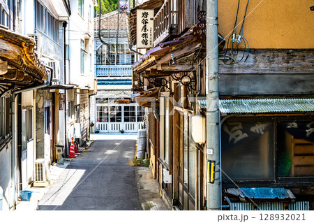 【世界遺産 石見銀山遺跡とその文化的景観】【重伝建】温泉津　温泉街の路地2　島根県大田市 128932021