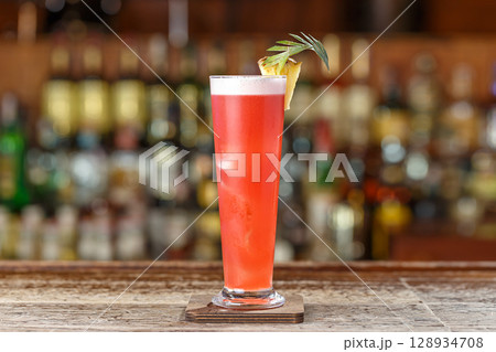 Long drink cocktail at the bar Long drink cocktail at the bar 128934708