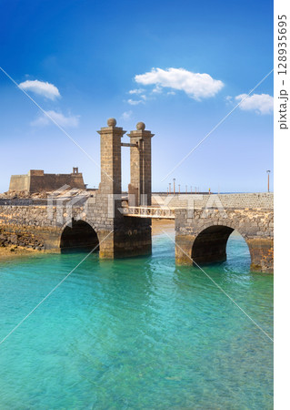 Arrecife Lanzarote castle and bridge Arrecife Lanzarote castle and bridge 128935695
