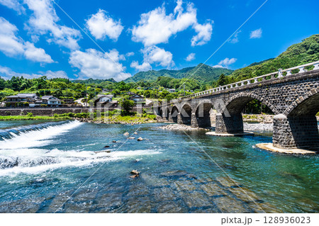 新緑の耶馬渓橋【大分県中津市本耶馬渓】 128936023