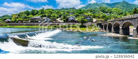 新緑の耶馬渓橋　パノラマ【大分県中津市本耶馬渓】 128936042