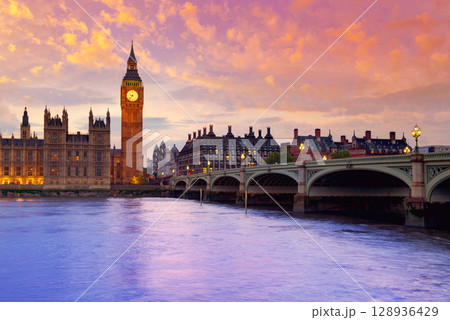 Big Ben Clock Tower London at Thames River Big Ben Clock Tower London at Thames River 128936429