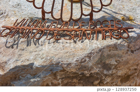 Villanueva de Bogas village in Toledo 128937250