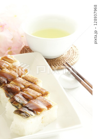 穴子の押し鮨 128937968