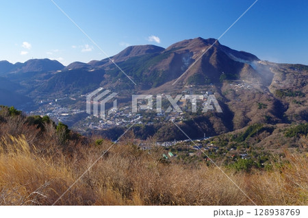 冬の箱根・神山・駒ヶ岳と大涌谷 128938769