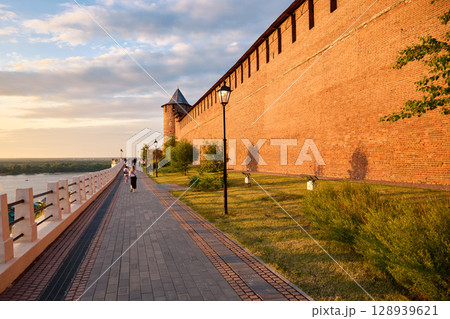 Stunning Evening View of Nizhny Novgorod Kremlin Wall Stunning Evening View of Nizhny Novgorod Kremlin Wall 128939621