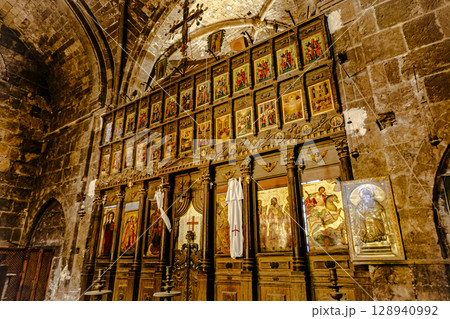 北キプロス・トルコ共和国のベッラパイス修道院の内部の写真 宗教画 128940992