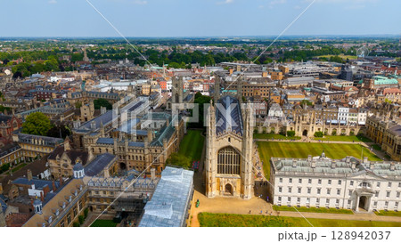 Cambridge University King's College Chapel dominating the skyline in a summer sunny day Cambridge University King's College Chapel dominating the skyline in a summer sunny day 128942037