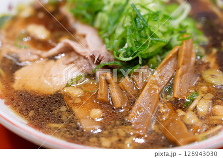 伍福軒の背脂黒醤油ラーメン 伍福軒の背脂黒醤油ラーメン 128943030