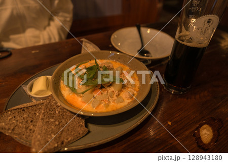 【フィンランドの食べ物】サーモンスープ 128943180