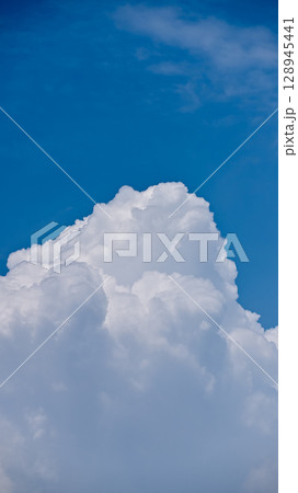 空素材(縦構図) 空素材(縦構図) 128945441