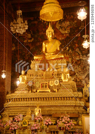 Phra Phuttha Thewapatimakorn is the principal Buddha image in the ordination hall of Wat Phra Chetuphon Wimonmangklaram or Wat Pho is popular with both tourists. 128949898