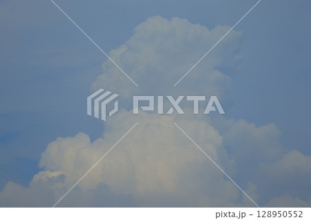 青空と白い雲 青空と白い雲 128950552