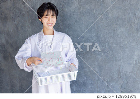 薬局　調剤薬局 128951979