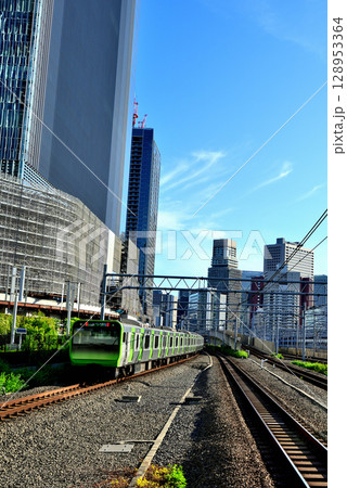 山手線新駅 高輪ゲートウェイ駅から田町方面の眺望 山手線新駅 高輪ゲートウェイ駅から田町方面の眺望 128953364
