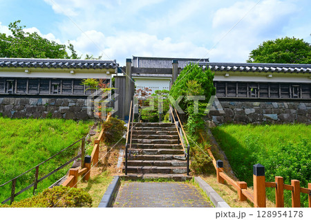 勝龍寺城跡 北側 城郭と門 長岡京市 勝龍寺城跡 北側 城郭と門 長岡京市 128954178