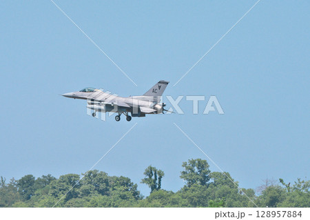 日米戦闘機共同訓練 128957884