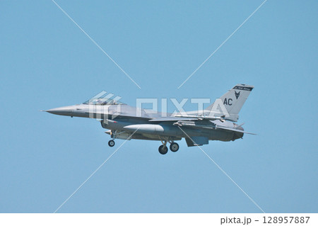 日米戦闘機共同訓練 128957887