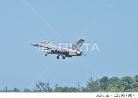 日米戦闘機共同訓練 128957907