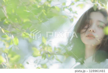 清楚できれいな女性のポートレート 128961481