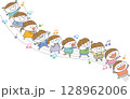 五線譜の上を楽しく行進する子どもたちのイラスト｜音楽と笑顔でつながる教育・保育シーン 128962006