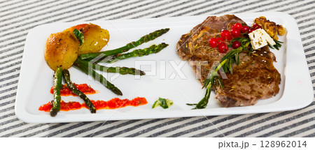 Roasted veal steak with redcurrant Roasted veal steak with redcurrant 128962014