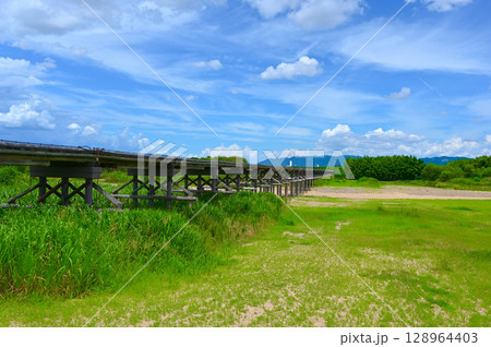 流れ橋　上津屋橋　八幡市 128964403