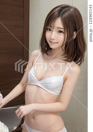白い下着姿の若い女性 128965143