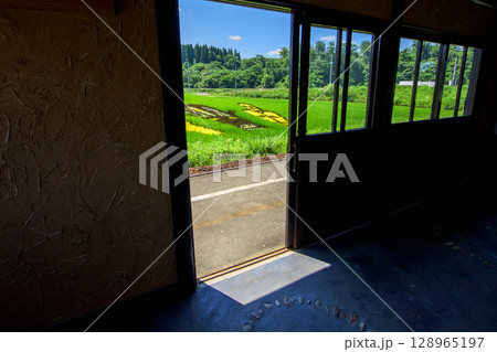 秋田内陸線 縄文遺跡の駅　田んぼアート　縄文小ヶ田駅 128965197