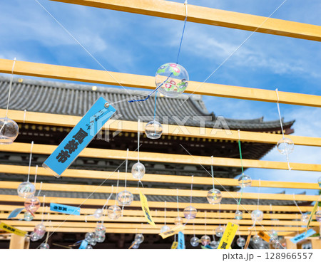 神奈川県川崎市 川崎大師の風鈴市 神奈川県川崎市 川崎大師の風鈴市 128966557