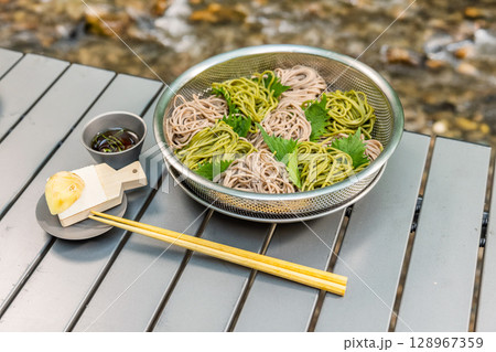 お蕎麦 Cold Japanese soba noodles on a summer trip お蕎麦 Cold Japanese soba noodles on a summer trip 128967359