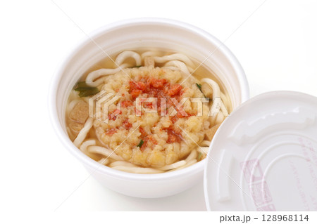 カップのかき揚げうどん カップのかき揚げうどん 128968114
