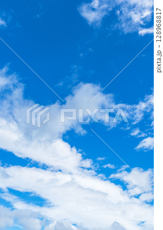 夏の空 澄んだ青空と雲191 夏の空 澄んだ青空と雲191 128968817