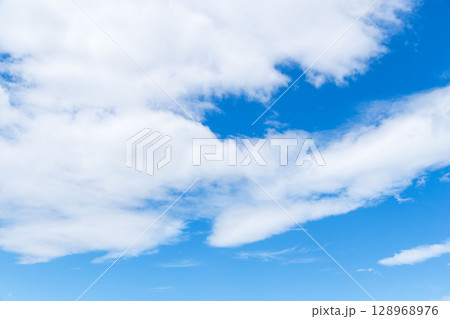 夏の空 澄んだ青空と雲187 夏の空 澄んだ青空と雲187 128968976
