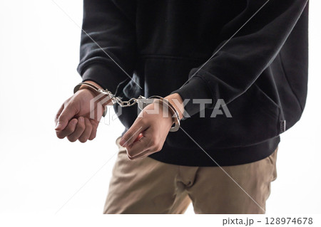 犯罪者 手錠 手元 犯罪者 手錠 手元 128974678