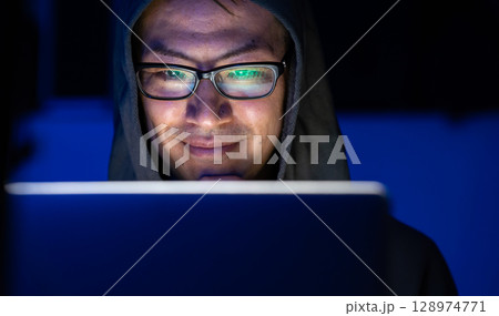 ネット犯罪　トクリュウ　犯罪 128974771