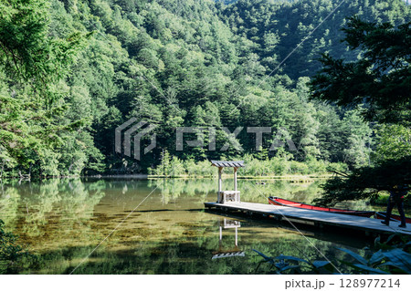 ＜長野＞上高地の絶景　穗髙神社奥宮 128977214