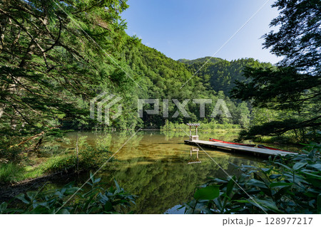 <長野>上高地の絶景 穗髙神社奥宮 <長野>上高地の絶景 穗髙神社奥宮 128977217