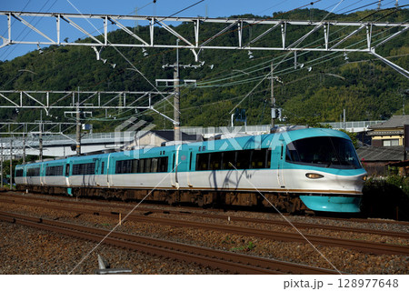 東海道線を走る283系特急くろしお(回送) 東海道線を走る283系特急くろしお(回送) 128977648